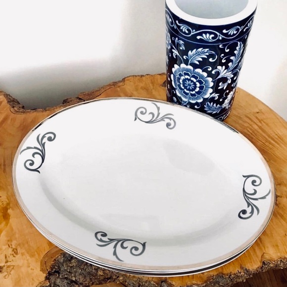 Beautiful porcelain serving platter - Picture 3 of 5